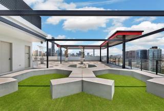 Heart of the Valley Chic High Level 2BR Apartment - 4