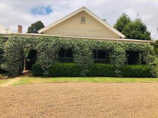 Lenore at Armidale - Armidale - 6