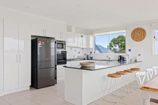 Sanctuary Lodge by Ready Set Stay - BYO LINEN & TOWELS - Cowes - 1