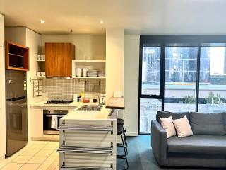 Readyset Apartments on Little Bourke - 0