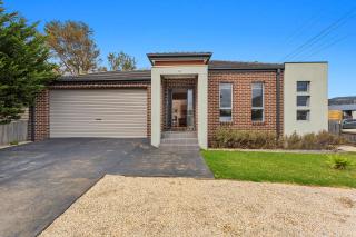 Beach 27 by Ready Set Stay - BYO LINEN & TOWELS - Dromana - 9