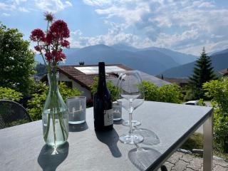 Wohnung mit fantastischer Aussicht - Trin - 0