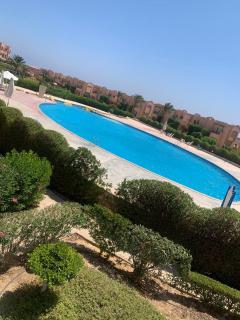 Sea Breeze شاليه مواجة للبحر Empire Resort العين السخنة - 2