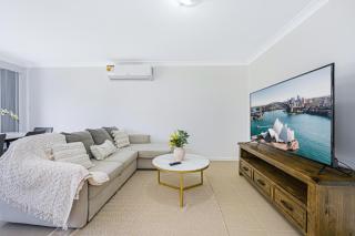 Edmondson Park Modern 4 Br House Parking - Prestons - 0