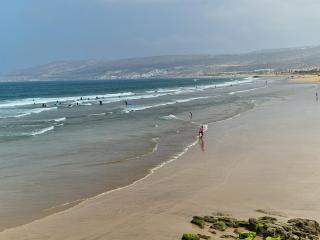 1Bed Apt Sleeps 4 - Free Parking Wifi Near Beach - 1