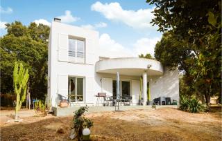 Amazing Home In Pigna With Kitchen - Pigna - 9