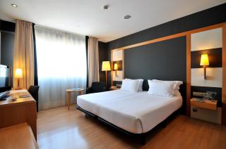 Hotel Barcelona Universal - 9