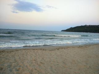 Cozy 2 Bedroom Apartment with Terrace Near the Beach and Park - 5