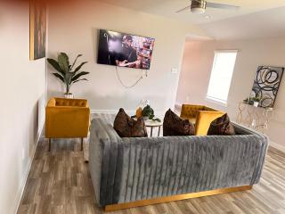 Luxurious 3 bed room home near medical center - Houston - 8