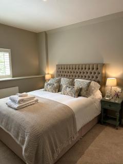 Perfectly Positioned Hambleden House - Henley on Thames - 7