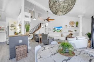 Chic Townhouse on Lake LBJ with Wet Boat Slip - Horseshoe Bay - 2