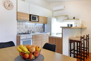 Red Tree Apartment - 1