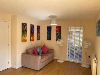 Homely & Warm Trumpington House w Parking, 5 mins drive to Bio Medical Campus, Addenbrooke's & Papworth hospitals - Cambridge - 5