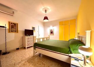 70’s House - Rom - 5