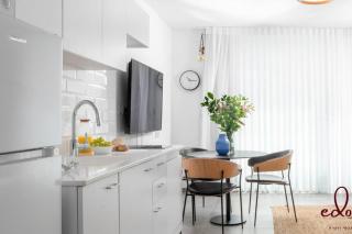 דירה יפהפייה עם מרפסת 100 מטר מהים - by Edomlux - 1