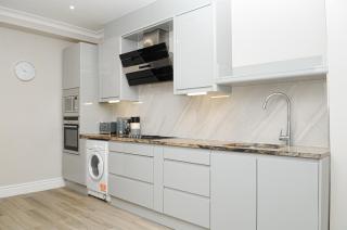 Luxury 5 Star apartments, Parking, Garden, near Metro Stations 10-15mins to London - Londra - 5