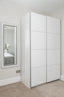 Luxury 5 Star apartments, Parking, Garden, near Metro Stations 10-15mins to London - 2