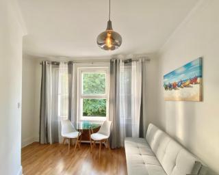 One bedroom in Central London, Kensington - 4