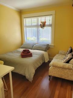 Elegant, Sunny Modern Home with Skylights - Kitsilano, Vancouver - 2