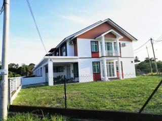 YY Homestay Pasir Mas - 8