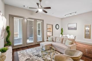 Grand Luxury Premium Vaulted Ceilings - Woodbridge - 8