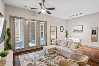 Grand Luxury Premium Vaulted Ceilings - Woodbridge - 6