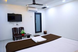 Paradise Golden Residency - Kottakupam - 4