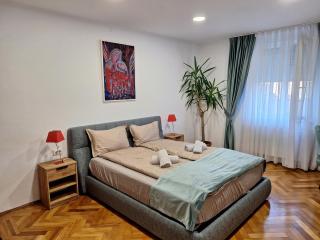 Central Free parking, 2 king size bedrooms - Oradea - 4