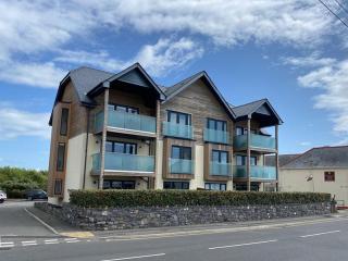 1 Y Bae - Top Floor Apartment - Trearddur - 0