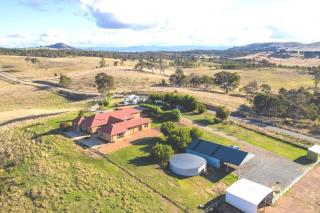 Country Paradise Estate - Hall - 0