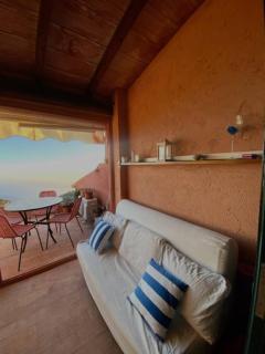 A seaside apartment with a terrace&private beach - 3