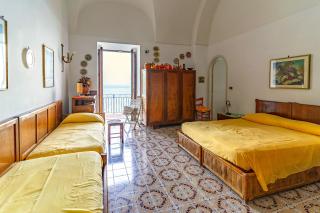 Spectacular villa with private beach platform, parking and terrace! - 4