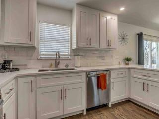 Luxury Modern 3BR - Private Primary Suite! - Oklahoma City - 7