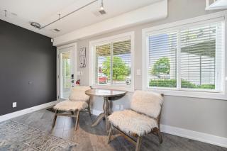 Lake Living at Northern Lights Condo 10 - 4