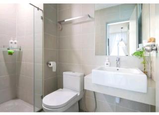 Deluxe Suites 4, 2-5 pax, Netflix, Georgetown - 1