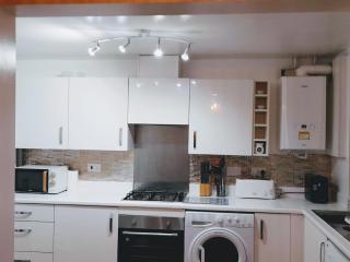 Beautiful 4 Bedroom Treasure home - 5