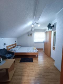 Guesthouse Nikolina - Korenica - 4