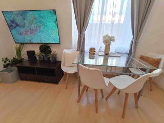 Trendy 2 ROOM Flat, next to Corvin Mall FREE Huge Garage! AC,DISHWASHER,WASHMACHINE, SMART TV - 0