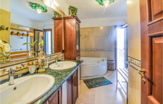 Pet Friendly Apartment - Santa Maria Capua Vetere - 7