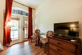 Naples Studio with Community Pool and Tennis Courts! - Naples - 5