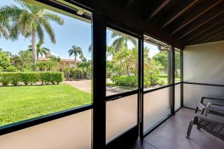 Breezy Naples Studio Condo with Screened Porch! - Naples - 0