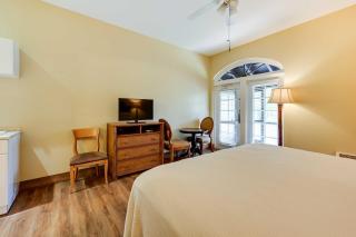 Naples Escape with Community Pool and Marina View! - Naples - 5