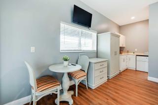 Naples Studio with Screened Patio and Resort Amenities - Naples - 2