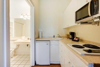 Naples Hideaway with Resort Amenities! - Naples - 2