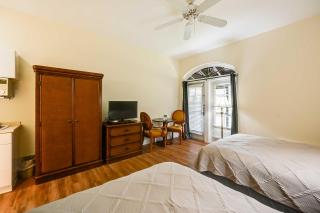 Naples Studio with Canal Access! - Naples - 7