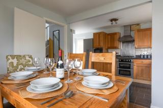 Chelmsford Reach 3 bed house near centre,free parking, Wi-Fi, table football - 1