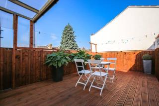 Large Modern Apartment with Garden Sleeps 10 Guests - Londra - 0