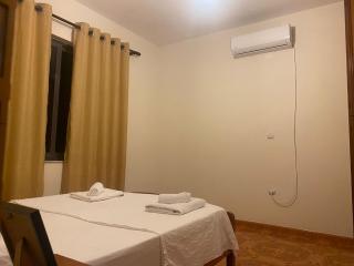 Lakes room - - 6