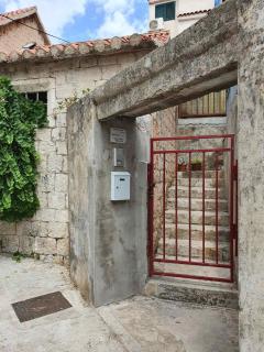 Bruno Split Centre Apartment and Room - 7