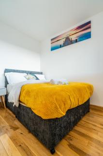 Leicester Luxury Apartment - Waterview - 2